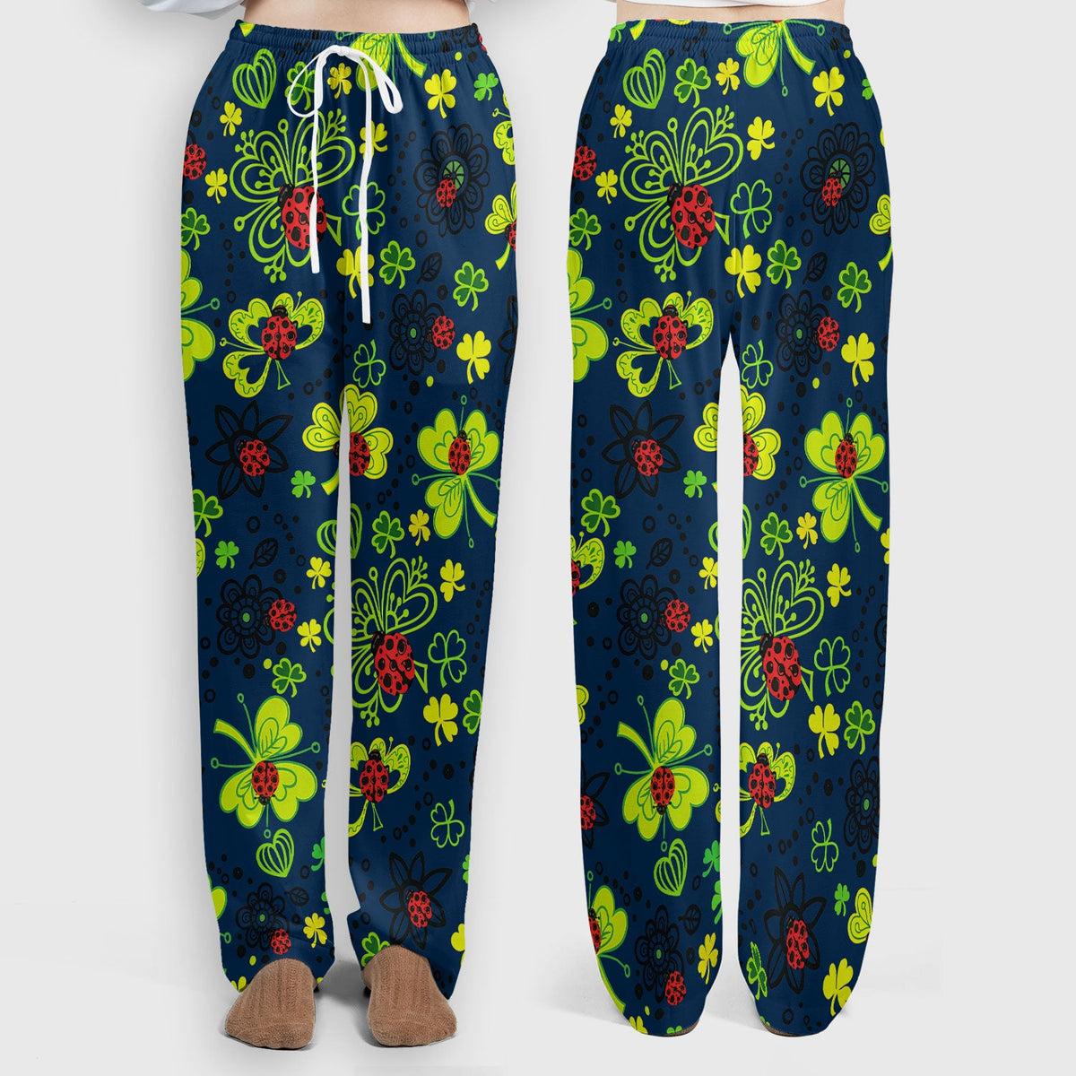 Ladybug Clover Floral Pattern Print Scrub Sets, Scrub Pants and V Neck Top