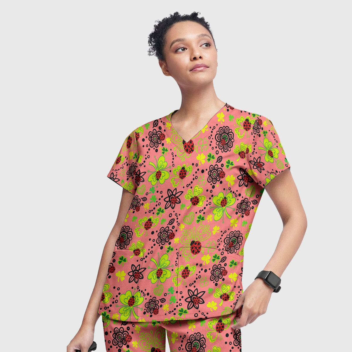Ladybug Clover Floral Pattern Print Scrub Sets, Scrub Pants and V Neck Top