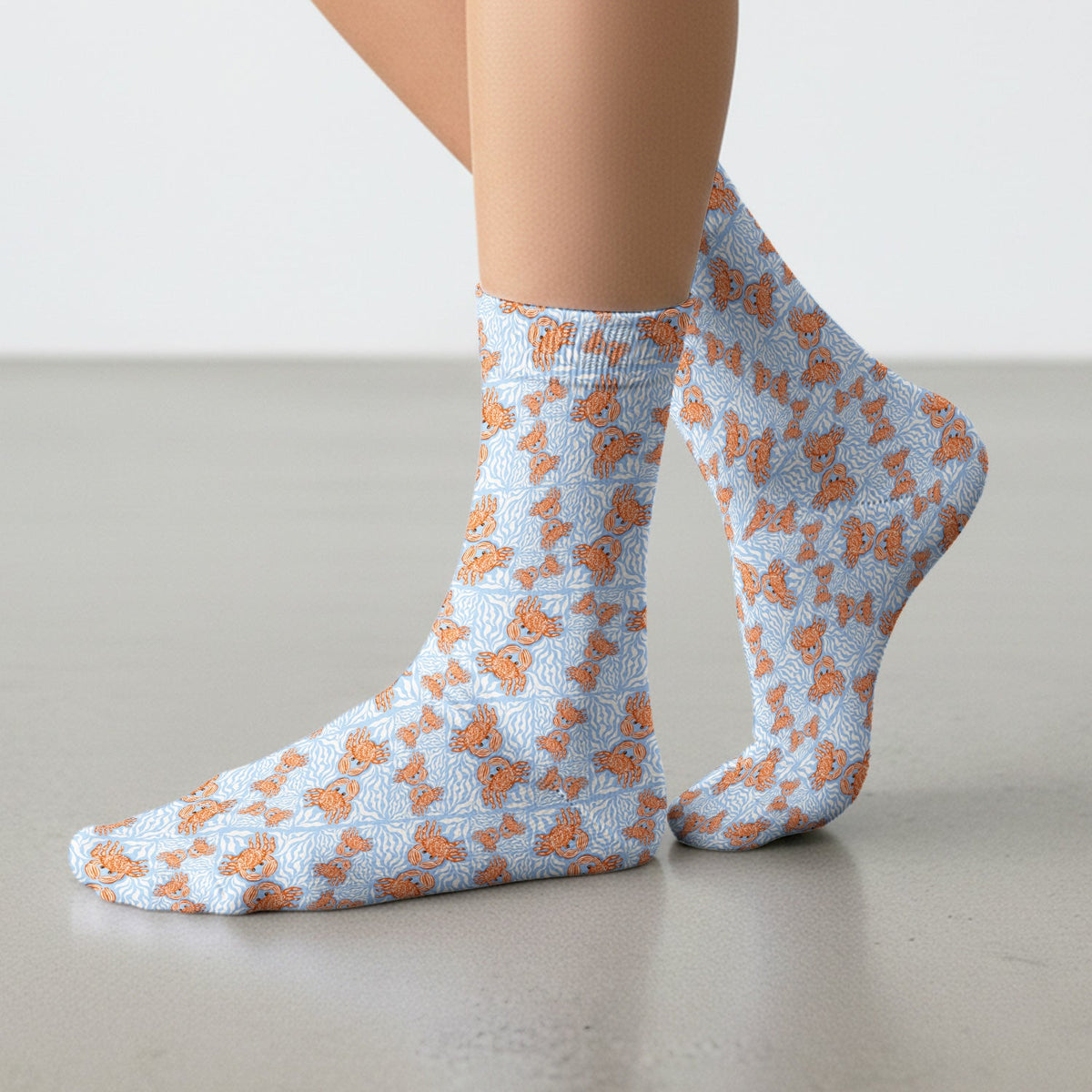 Coastal Crab Nurse Socks