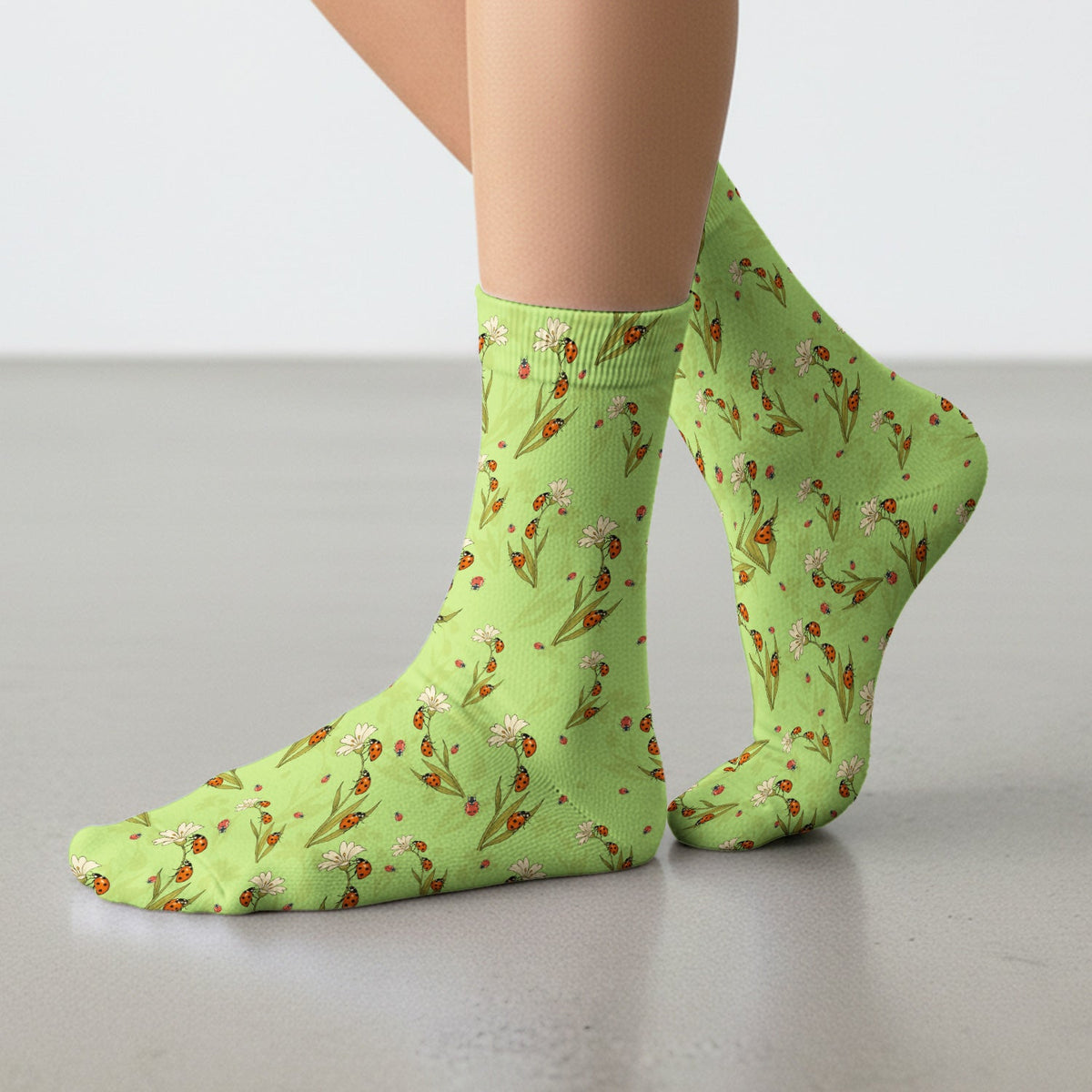 Fresh Daisy Ladybug Garden Nurse Socks