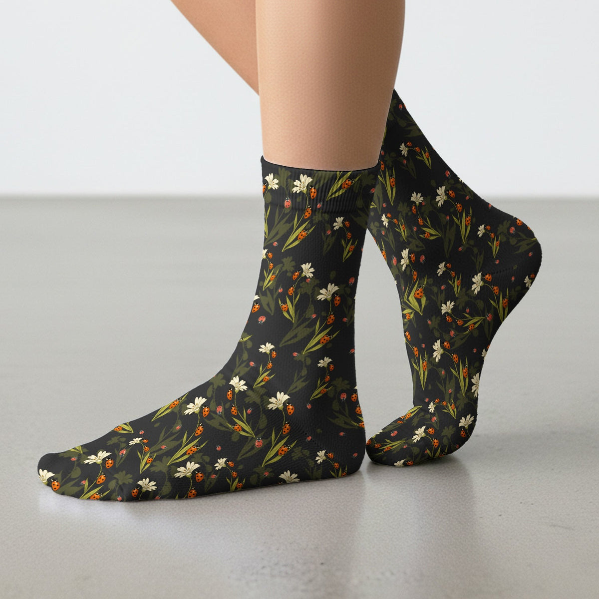 Fresh Daisy Ladybug Garden Nurse Socks