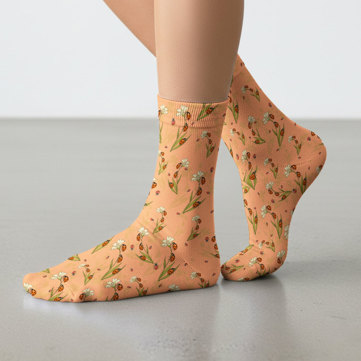 Fresh Daisy Ladybug Garden Nurse Socks