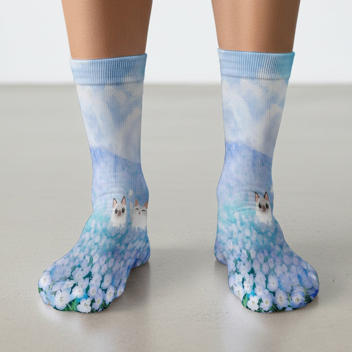 Dreamy Cat Cloud Hydrangea Nurse Socks