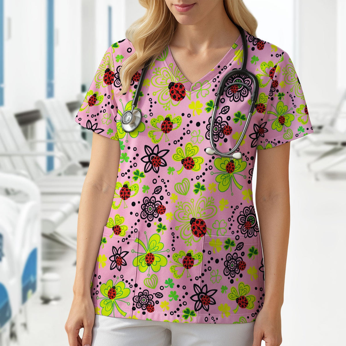 Ladybug Clover Floral Pattern Print Scrubs Nurses, Breathable Fabrics Nursing Uniform