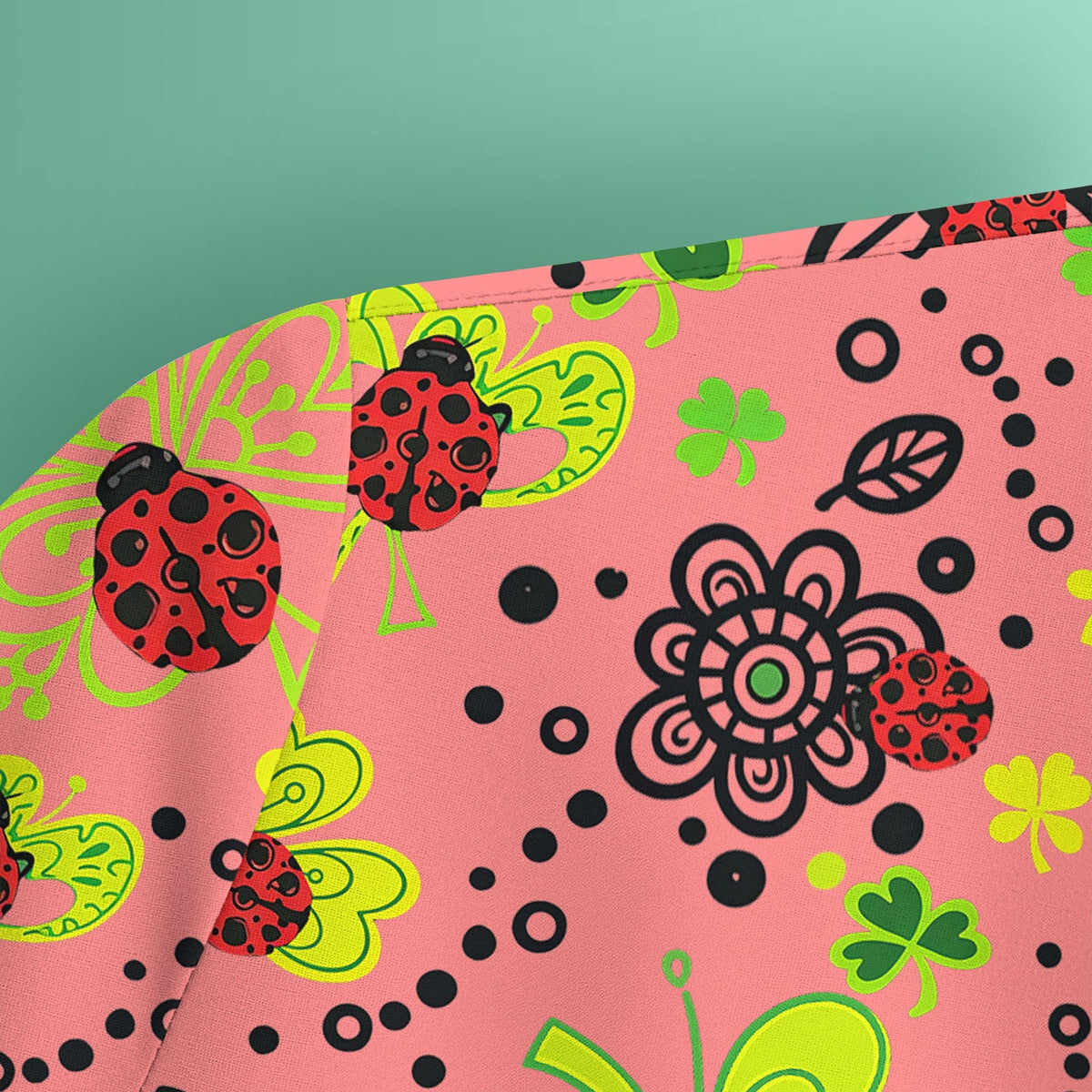Ladybug Clover Floral Pattern Print Scrubs Nurses, Breathable Fabrics Nursing Uniform